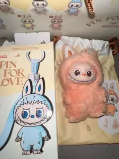 イニシャルラブブ ペンダント ぬいぐるみ J