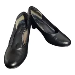 ブラックパンプス 黒 シンプル ラウンドトゥ 通勤 フォーマル ローヒール