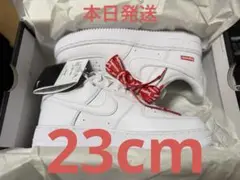 2026年最新】supreme エアフォース1 23.5の人気アイテム - メルカリ