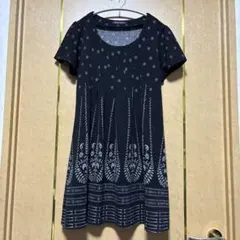 お値下げしました⭐️黒 花柄 半袖チュニック