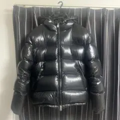 ZARA 黒の光沢ダウンジャケット フード付き