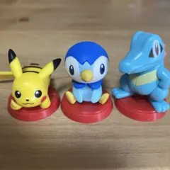 チョコエッグ　ポケットモンスター　旅立ちの3匹　ピカチュウ　ポッチャマ　ワニノコ