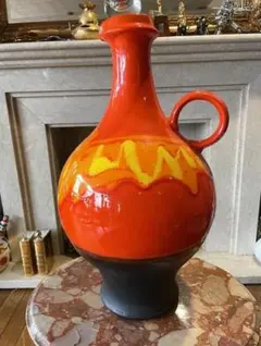 陶器製のユニークな装飾品