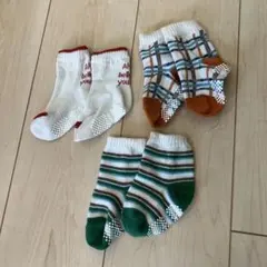 バースデイ　ベビー靴下3足セット