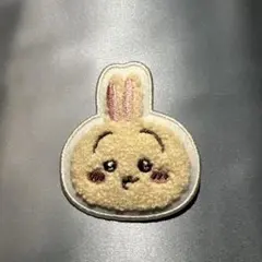 【ほぼ未使用】ちいかわ　うさぎ刺繍バッジ