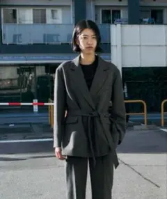 ZARA ダークグレー ウール混ベルト付きブレザー