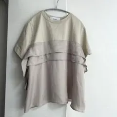 フリル付きベージュ半袖ポロシャツ | Mercari