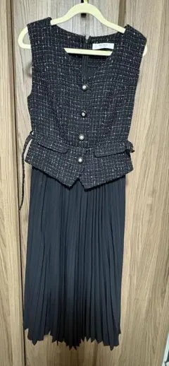 her lip to】✨美品✨SienaPleatedDockingDress - メルカリ