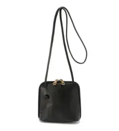 【現行品】イルビゾンテ クロスボディバッグ 美品 IL BISONTE 黒