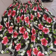 フラダンス用パウスカート 黒地 花柄