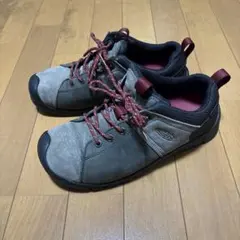 KEEN キーン　トレッキングシューズ