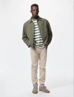 ユニクロ　EZYジーンズ　ベージュ　Mサイズ