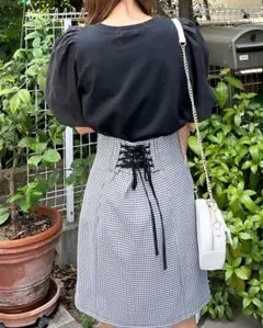 美品 イング INGNI BACKレースUPミニスカート 黒 ギンガムチェックのサムネイル