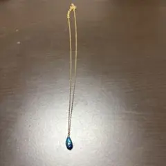 青い涙型ペンダントネックレス