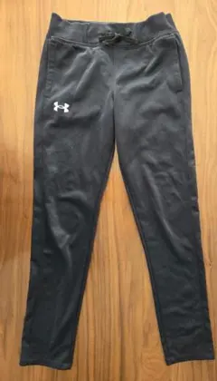 Under Armour ブラック ジャージ140~150cm