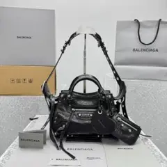 BALENCIAGA ブラックショルダーバッグ