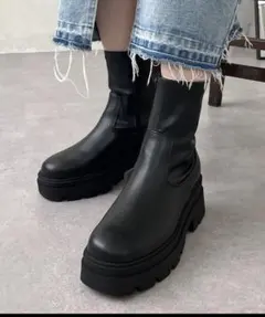 ブラック厚底ショートブーツS