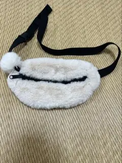 GU ファーボディバッグ