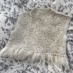 オフホワイト ニットベスト フリンジ付き
