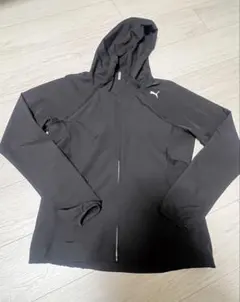 PUMA ブラック フード付きパーカー