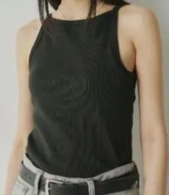 ブラックリブ編みタンクトップ