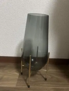 フラワーベース　スモークグレー円錐形ガラス花瓶