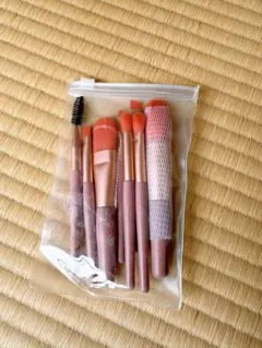 メイクブラシセット 7本 新品 未使用 ポーチ付のサムネイル