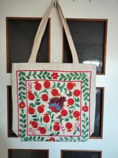 スザニ刺繍の トートバッグ　ウズベキスタン製 ハンドメイド