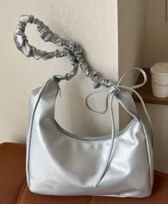 【SHEIN】シルバーショルダーバッグ