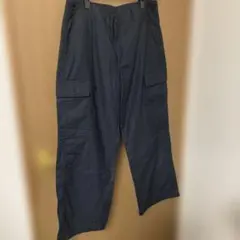UNIQLO ワイドストレートカーゴパンツXLサイズのサムネイル
