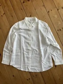 ユニクロ　ホワイト シャツ