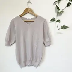 【美品】【a.v.v】アーヴェヴェ　Vネックニット 半袖　サマーニット　ベージュ