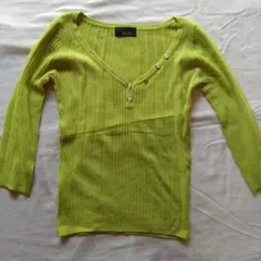 Cecil McBee ライムグリーン Vネックセーター