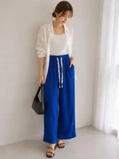 ハイウエスト　美脚パンツ