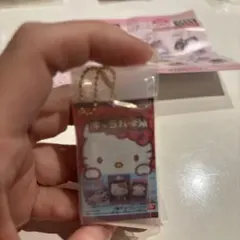 キャラパキ　サンリオ　ガチャ　お菓子　コレクション