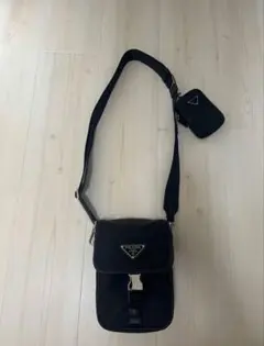 美品！PRADA プラダショルダーバッグ　クロスボディのサムネイル