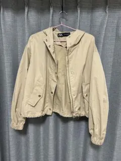 ZARA フード付き ショート丈 ジャケット ベージュのサムネイル