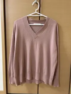 スライスタンダード　Vネック　セーター　ニット　ピンク