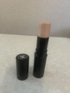 Chanel ボーム エサンシエル スカルプティング ハイライトスティック