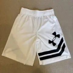 UNDER ARMOUR ホワイト ハーフパンツ M