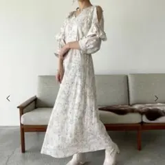 マジェスティックレゴン 花柄 シャドーフラワーフリルワンピース アイボリー