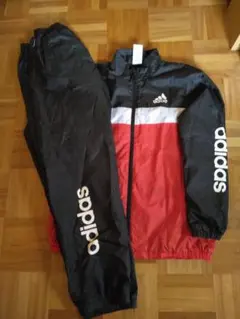 ADIDASウインドジャケット・パンツセット 黒/赤/白 サイズ160㎝