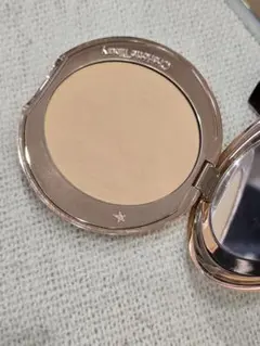 イサ様Charlotte Tilburyパウダーのサムネイル