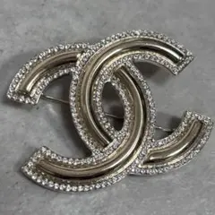 2026年最新】ブローチ シャネルの人気アイテム - メルカリ
