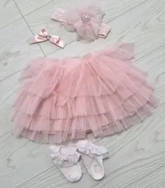 ベビー　スカート　ヘアバンド　リボンブローチ　靴下　4点セット