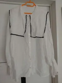 Discoat ホワイトシャツ BIG 襟付き