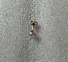 ゴールドスタッドピアス クリスタル付き