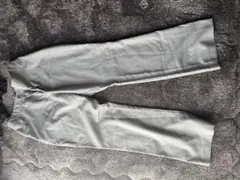 グレー ストレートレッグ チノパン