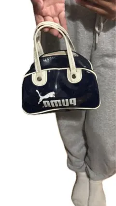 PUMA エナメルバッグ
