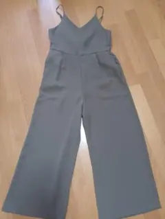 GU キャミソールサロペット カーキ